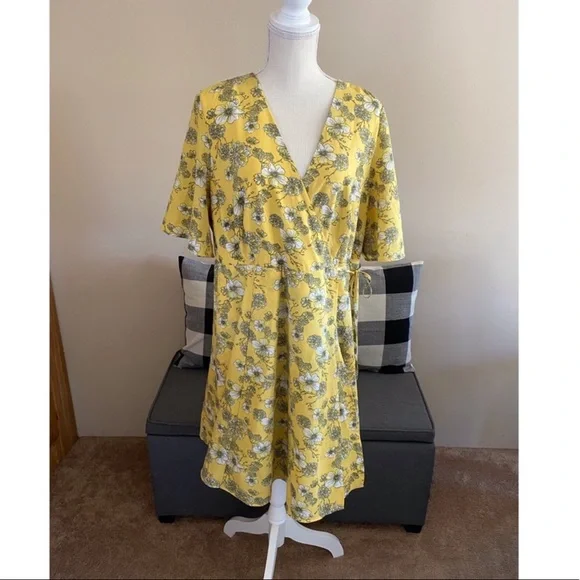 Torrid Yellow Floral Dress - Picture 2 of 4